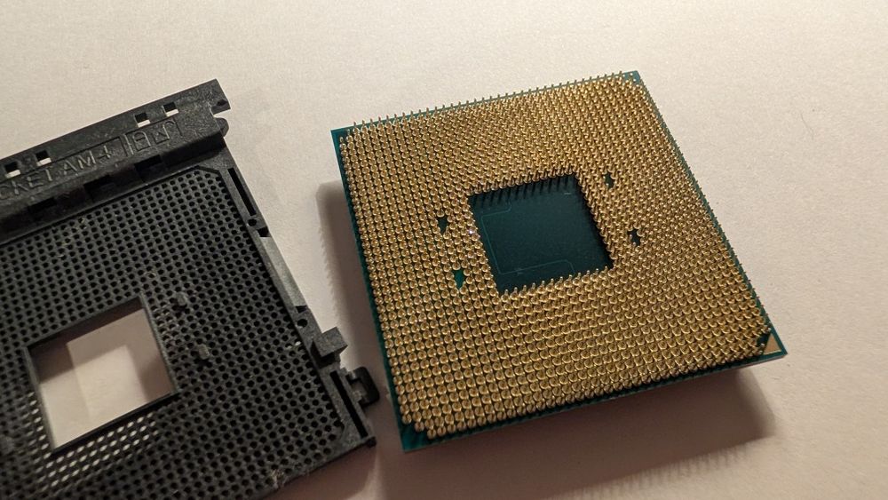 Procesor AMD Ryzen 5 PRO 2400GE – Socket AM4