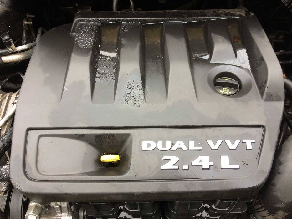 Накладка двигуна Розборка Dodge Journey 11-2.4 4627272AA