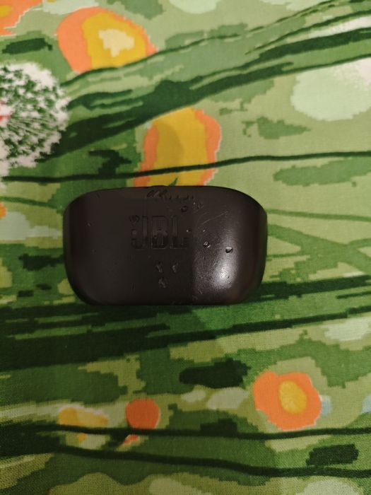 Продам навушники jbl wave