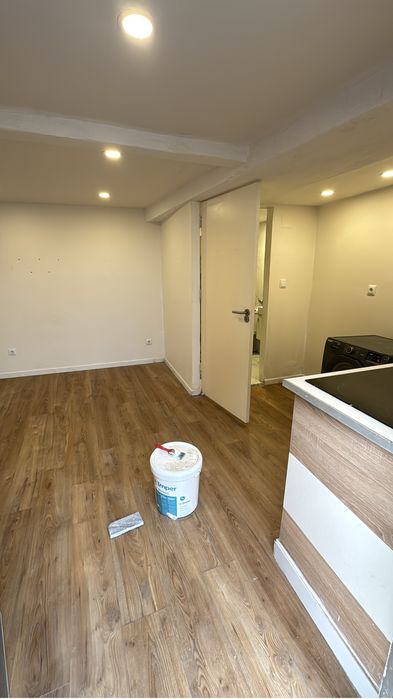 Alugo t0 com opçao de ficar t1 ficando com uma sala reduzida em famoes odivelas