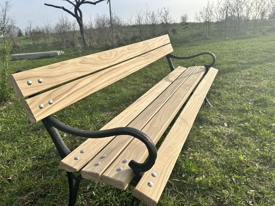 Ławka ogrodowa, nogi żeliwne