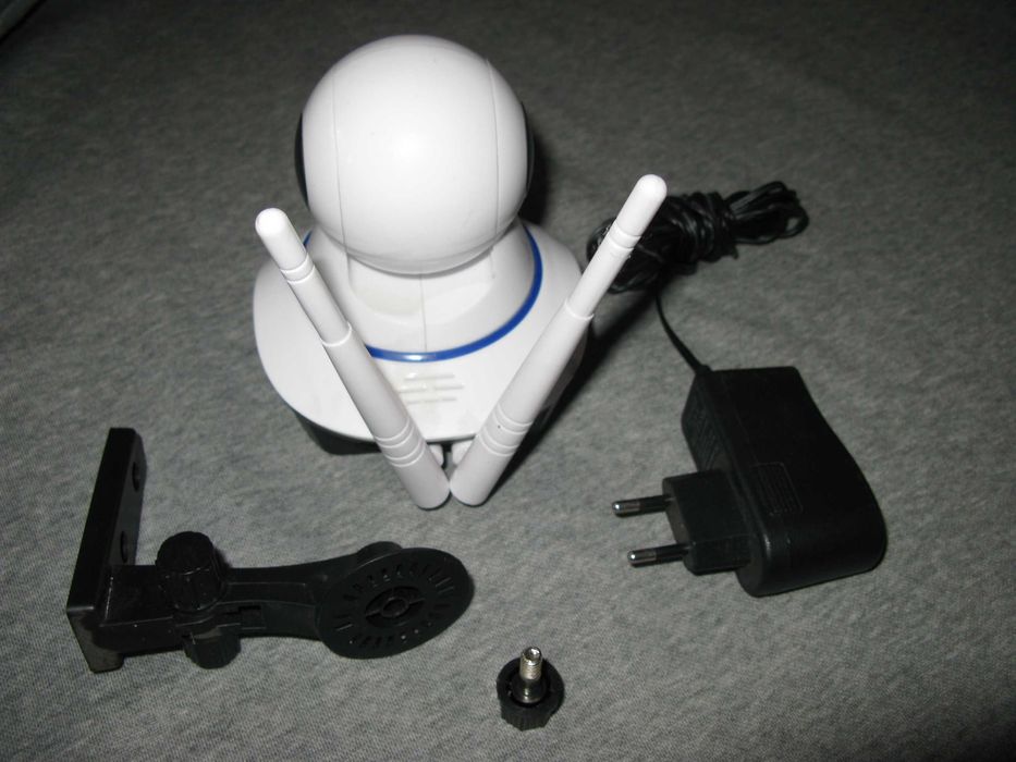 WiFi видеокамеру марки"Hiseeu",мод: HSY-FH1C