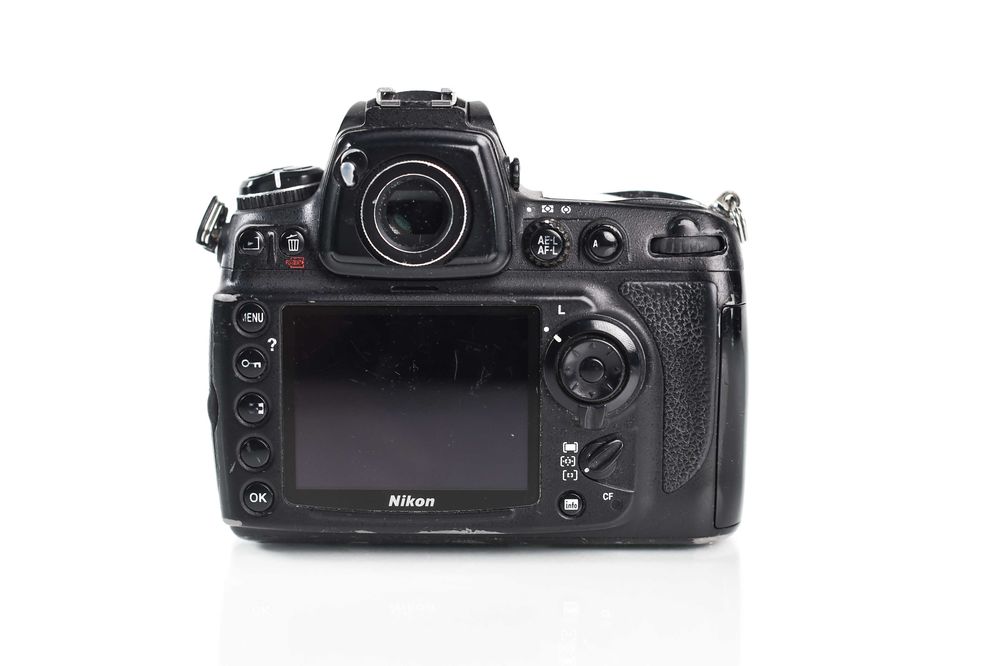 NIKON d700 PEŁNA KLATKA + 2 baterie + ładowarka + karta 16GB + pasek