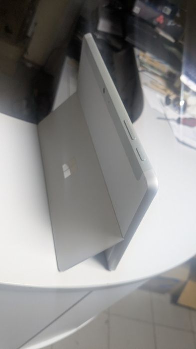 Microsoft Surface Go 3 Pentium 10.5" 8/128