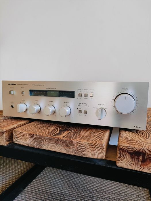 Wzmacniacz ONKYO A-7040  1979 rok