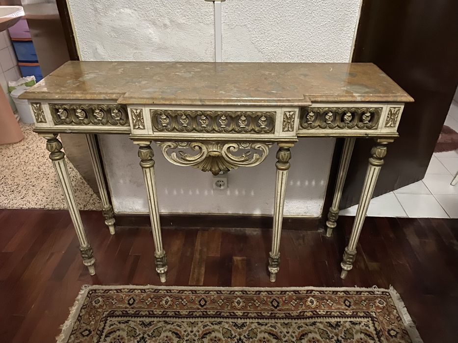 Mesa/Consola Com Tampo Em Mármore E Madeira Trabalhada