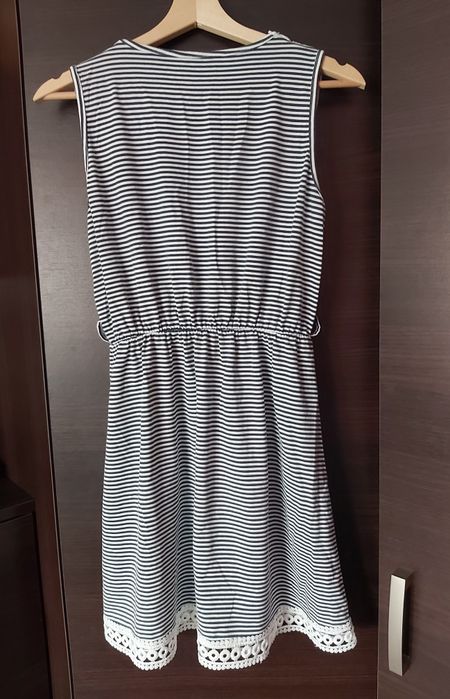 Sprzedam sukienkę damską w paski Uni
