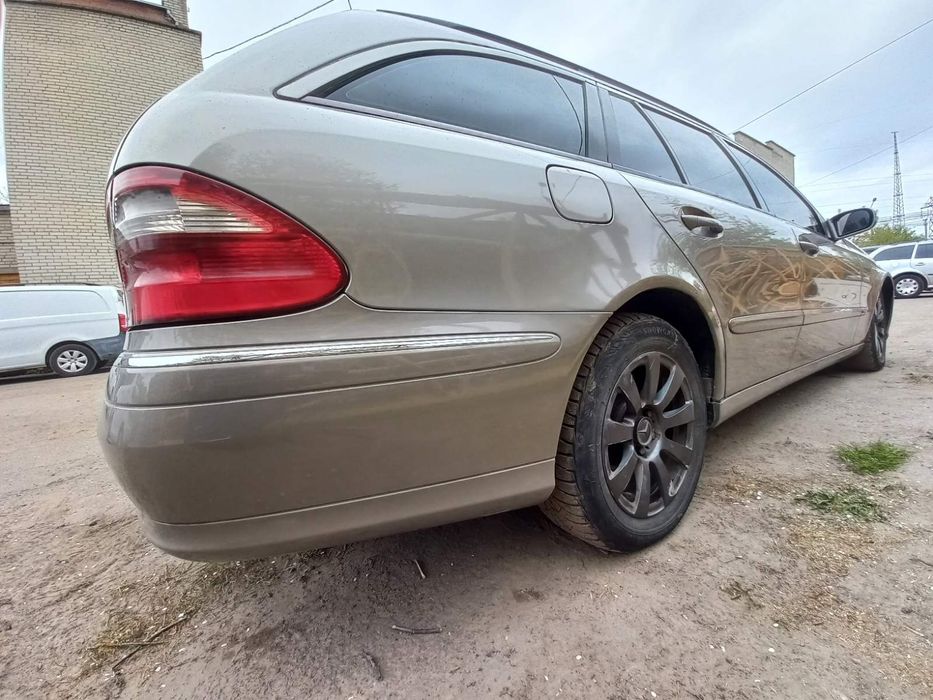 Mercedes-Benz  E 220 W211