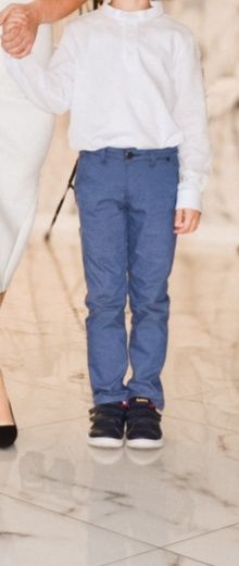 Біла лляна сорочка для хлопчика