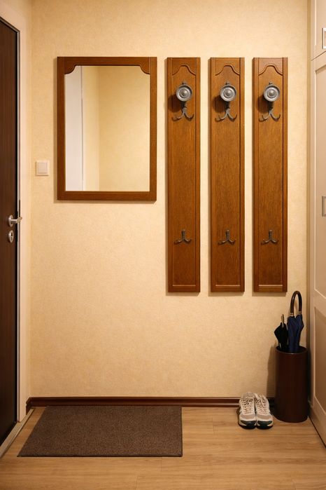 Wieszak do przedpokoju z lustrem – komplet