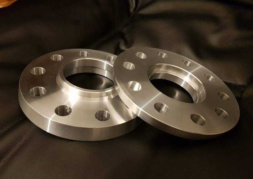 Распродажа склада проставки сквозные адаптеры шпилечные футорочные