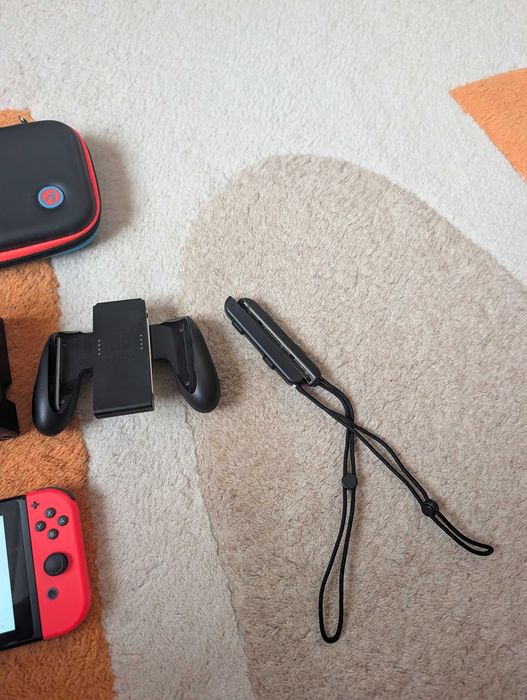 Nintendo Switch V2 (Neon Red)