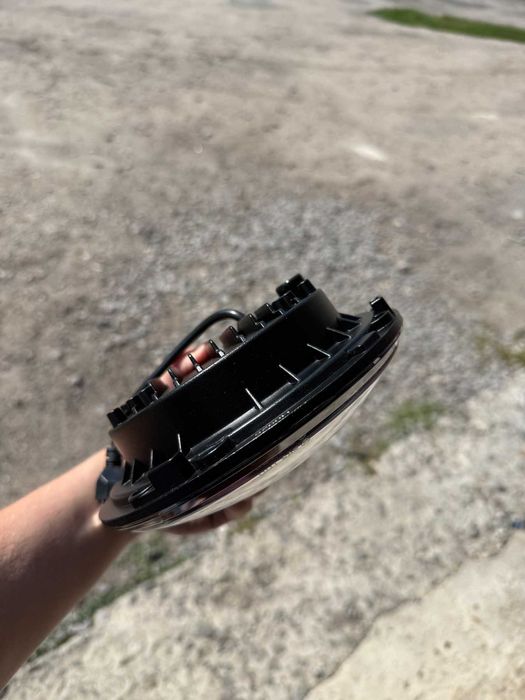 Фара нива ваз 7 дюймів чорна ближній/дальній  60 ватт