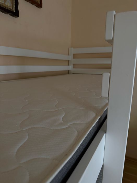 Продам двоповерхову кровать