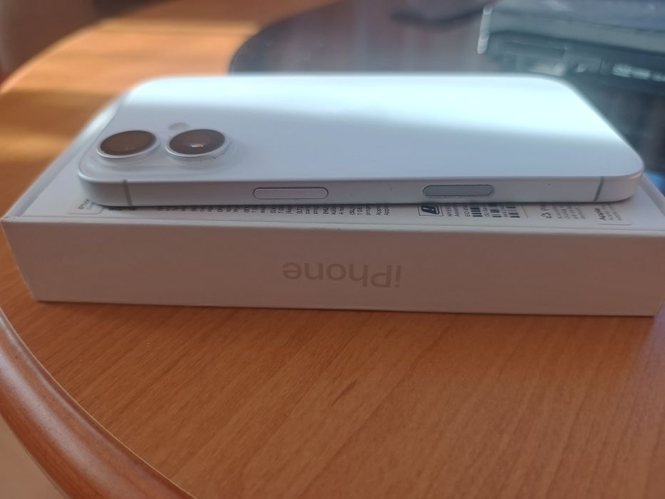 iPhone 16 128gb 88% baterii