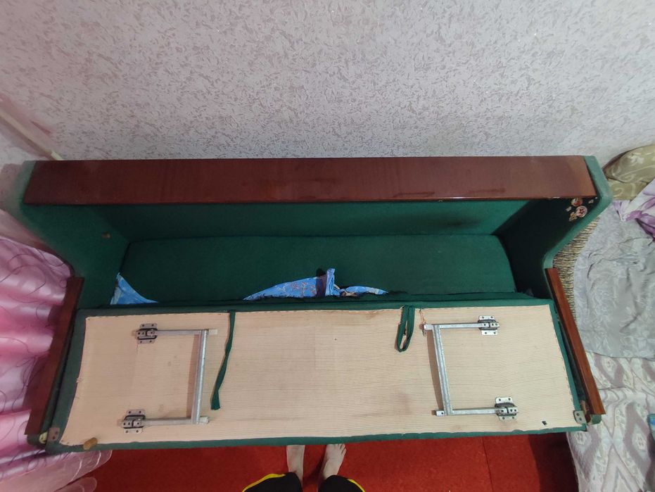 Продам б/у диван