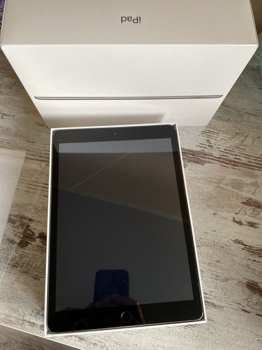 Продам Планшет iPad 2019 Apple