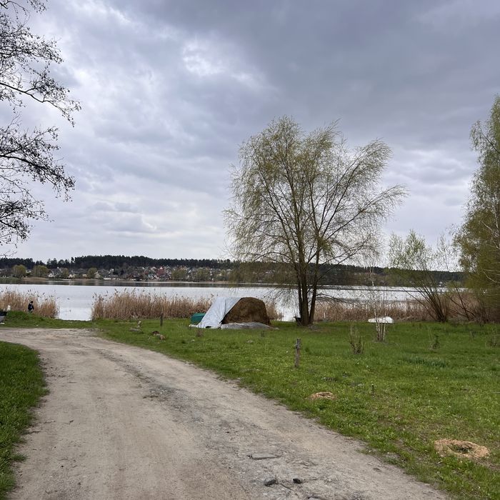 Будинок з ремонтом на березі водосховища. Ділянка 12 соток. Єоселя!
