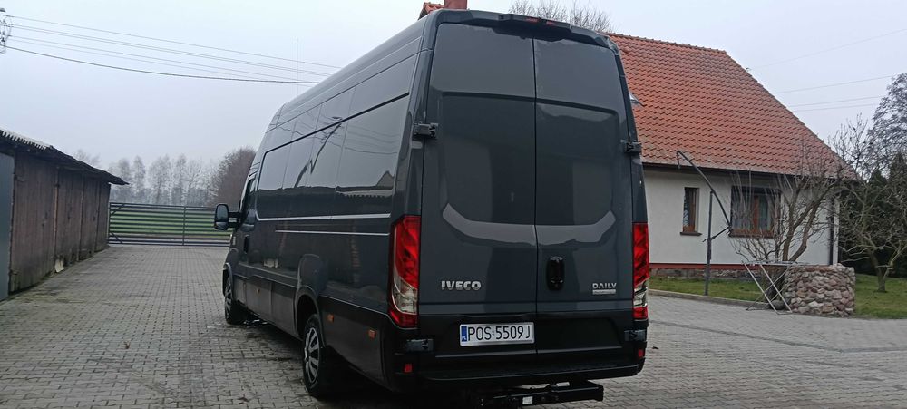 Samochód dostawczy furgon IVECO DAILY 2021
