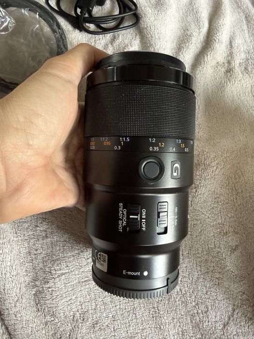 объектив Sony FE 90mm F2.8 Macro G OSS (SEL90M28G), состояние почти новое