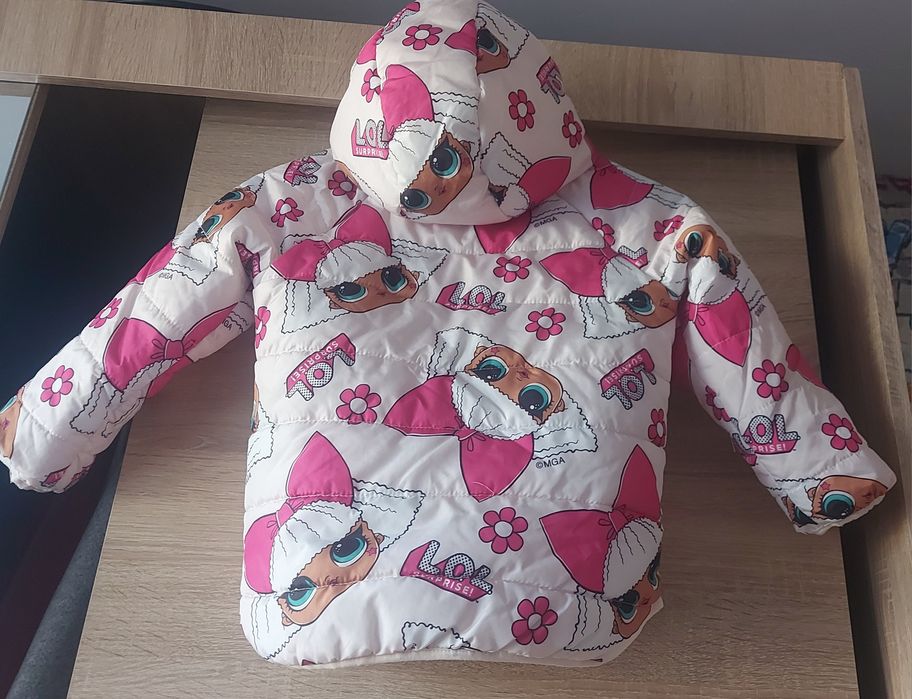 Kurta wiosna-jesień dla dziewczynki.