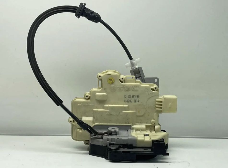 Замок дверей на пасат б 6