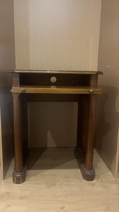 Secretária / Mesa de computador em madeira com tabuleiro deslizante