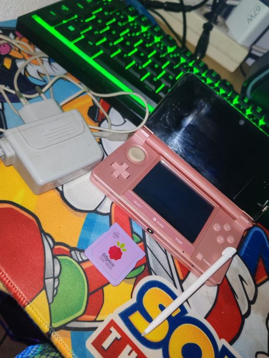 Nintendo 3ds rosa com cartão dspico e jogos 3ds