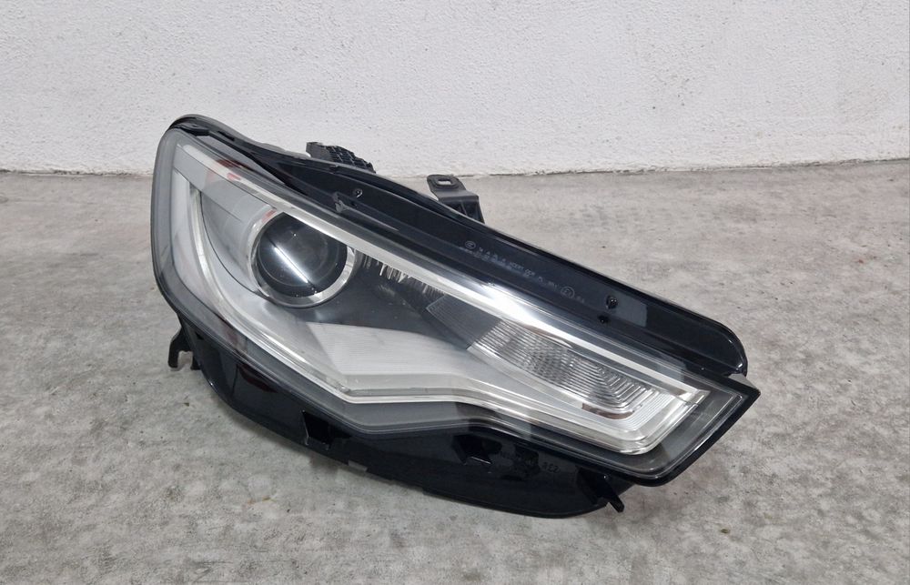 Farol Bi-Xénon Direito Audi A6