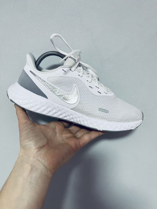 Кросівки жіночі Nike Revolution  40р