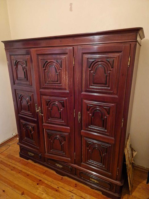 Conjunto de mobília de quarto em madeira maciça vintage