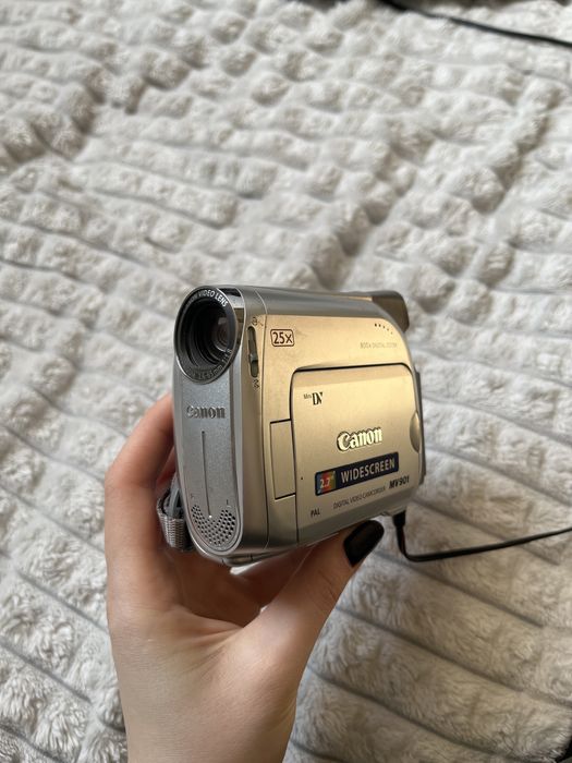 Видеокамера canon mv901