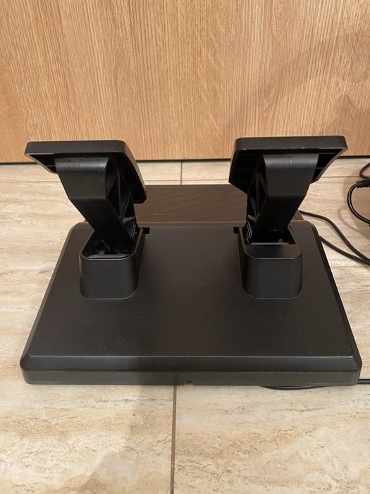 Kierownica do Xbox / PC + pedały – bardzo dobry stan