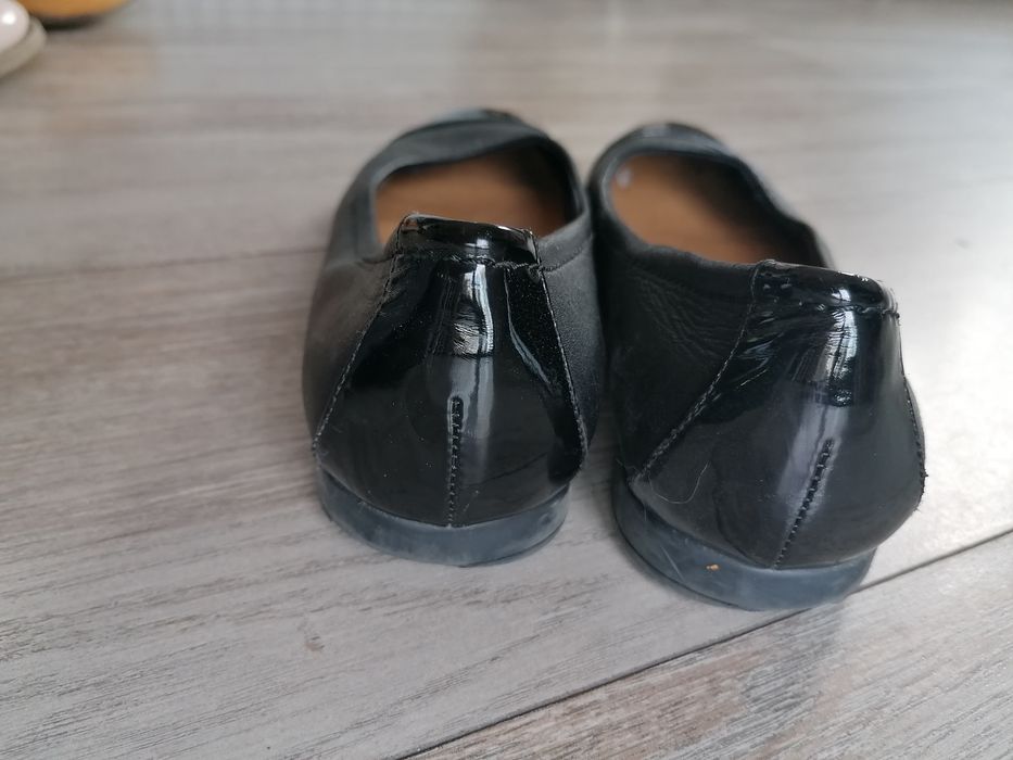 Czarne Półbuty baleriny Clarks skórzane