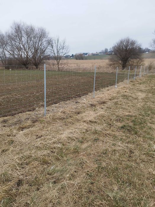 estetyczne solidne ogrodzenie budowlane siatka leśna