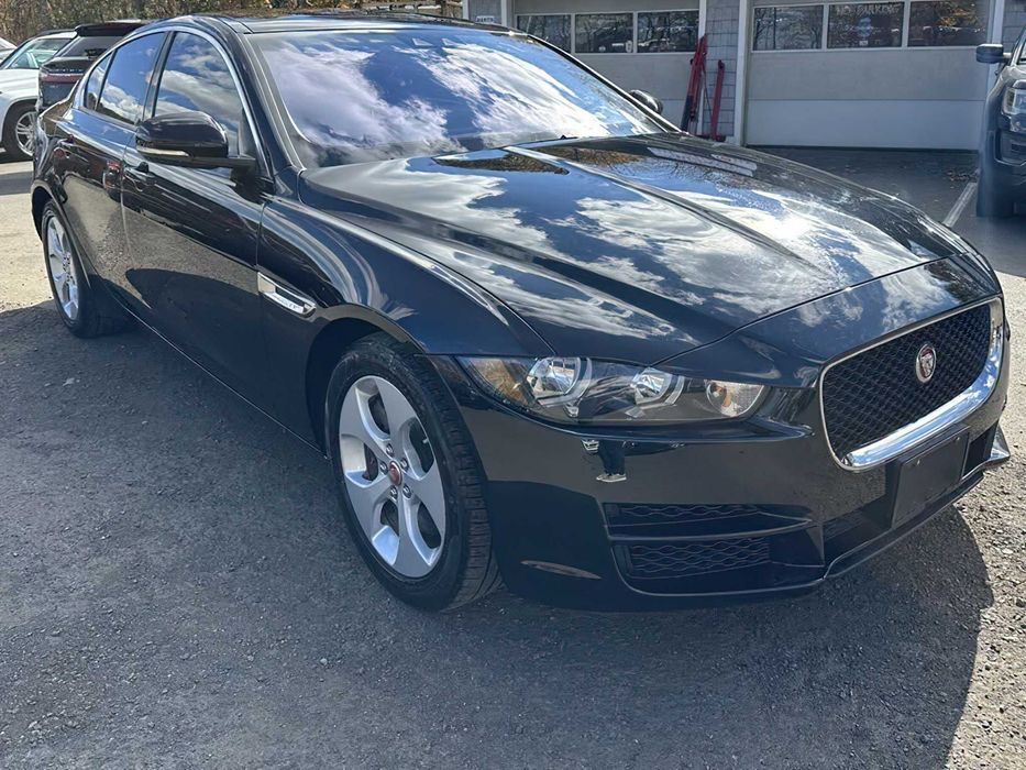 Jaguar XE 25t      2018