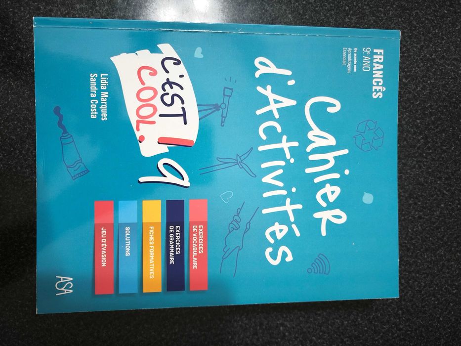 Caderno de atividades Francês - 9º ano