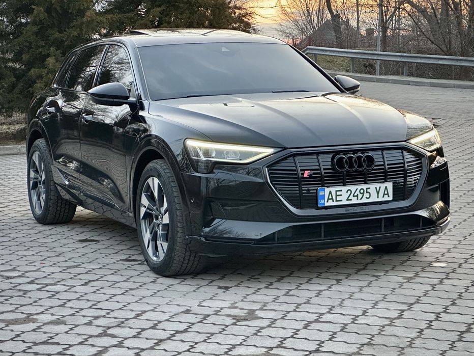 Audi E-tron 95kBt S-line 408л.с Quattro Европа Некрашена  Обмен