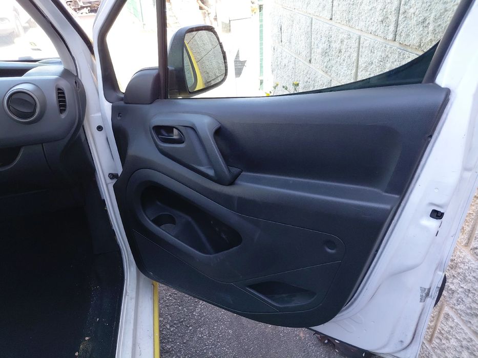 Forra porta / quartela frente direita PEUGEOT Partner II