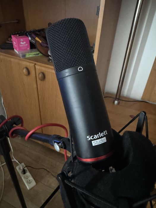 Fucusrite scarlett solo + mikrofon