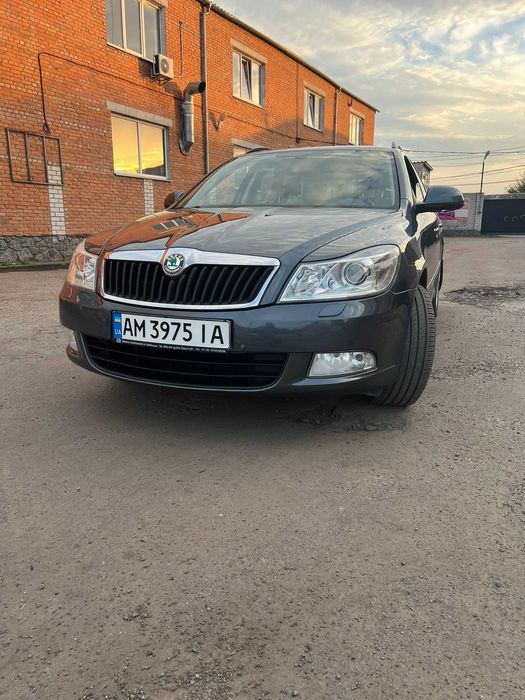 Skoda Octavia 2010 VIN TMBHT61Z1B2088008 фото оголошення 2 з 24