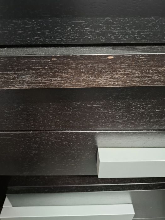 Cama estrado Sommier casal com colchão 2  mesas de cabeceira aparador