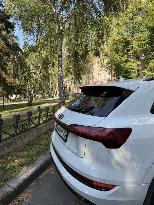 Audi e-tron 2019 | 95 кВт·год | Quattro | 130 тис. км