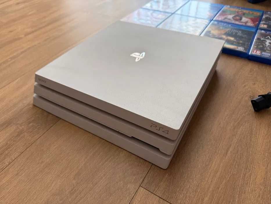 PS4 Pro 1TB Biały