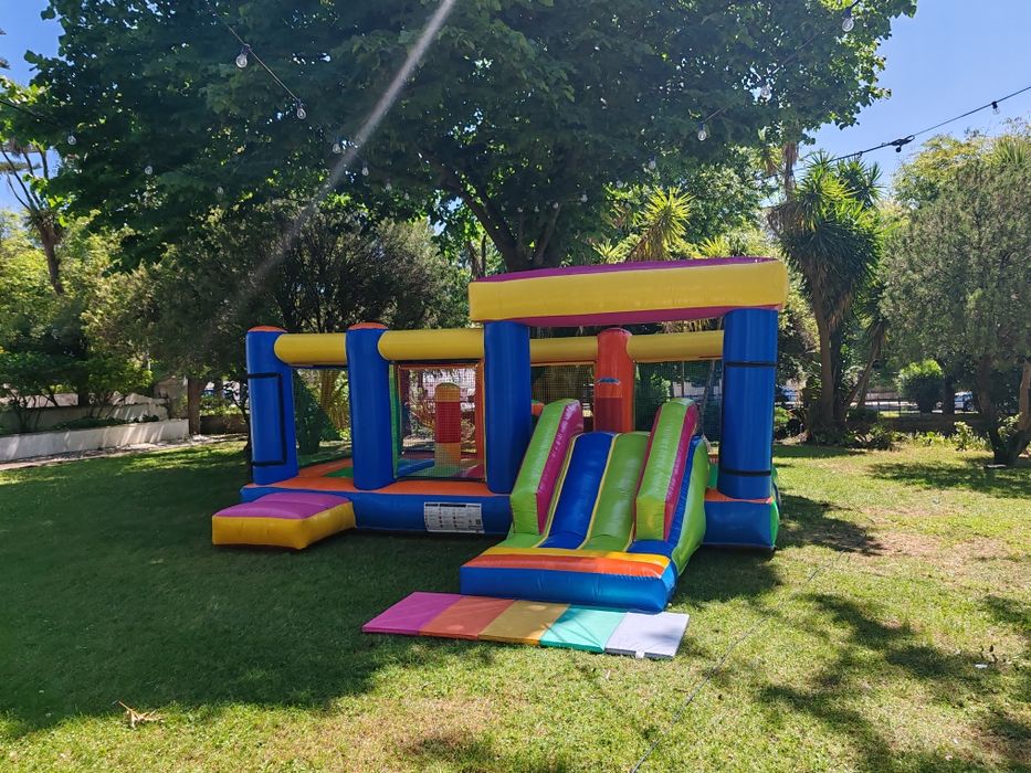 Aluguer de insufláveis e serviços de animação low-cost