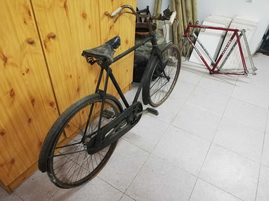 Royal Enfield bicicleta antiga