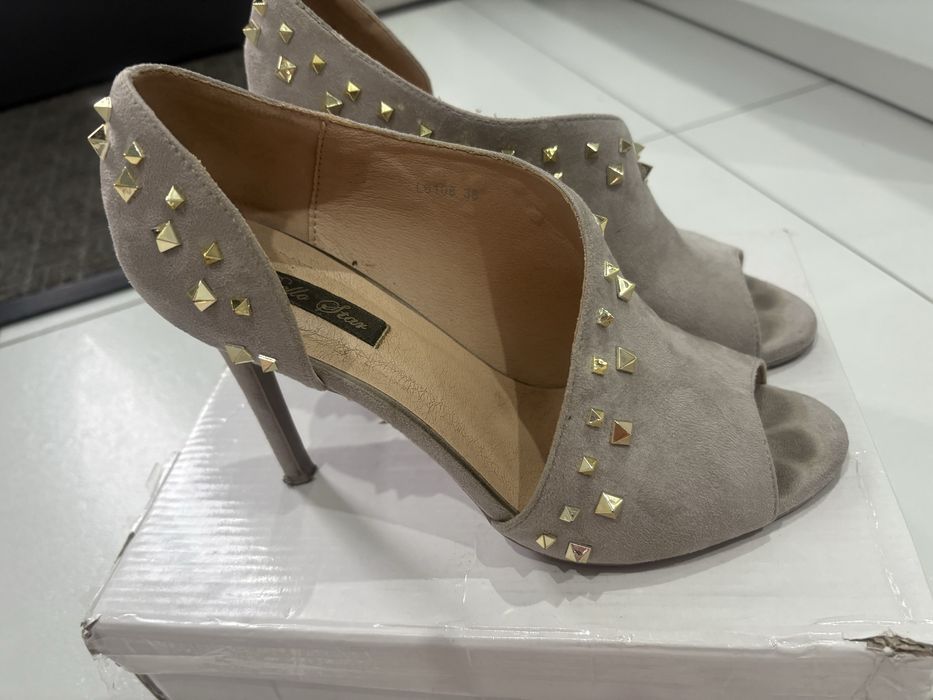 Buty damskie na szpilce 38