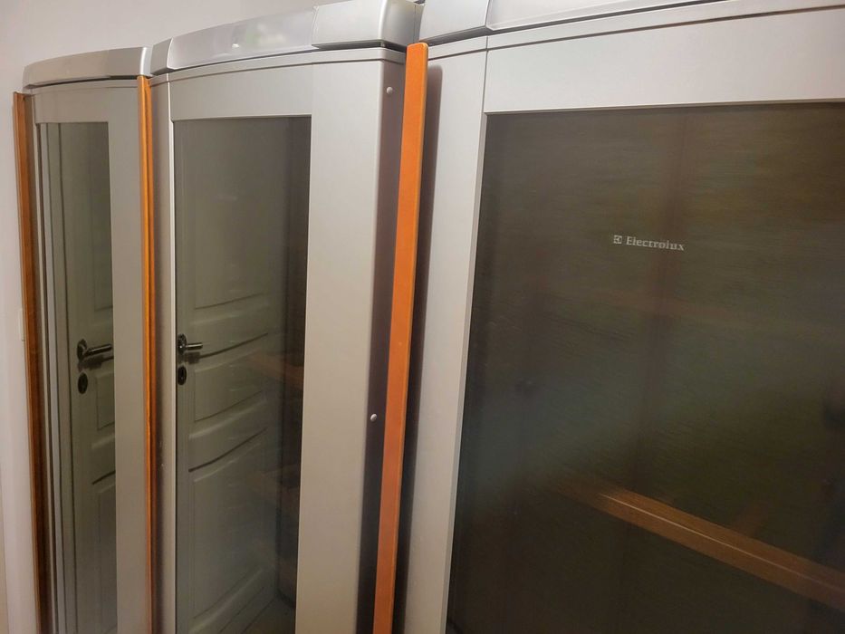 Sprzedam dwie profesjonalne chłodziarki do wina