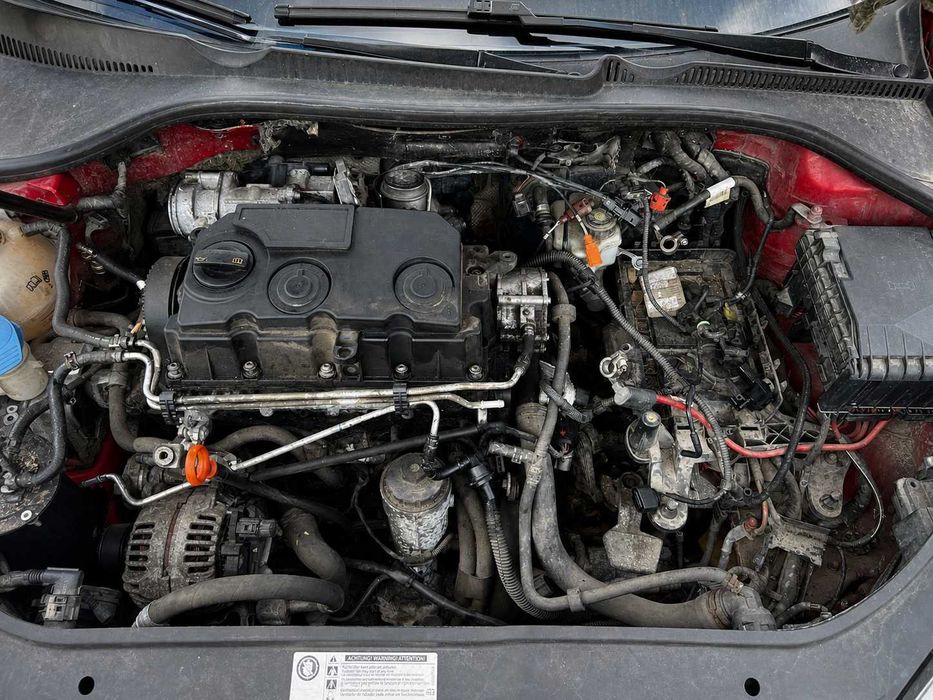 VW Golf V Variant 1.9 TDI – uszkodzona głowica, kompletny