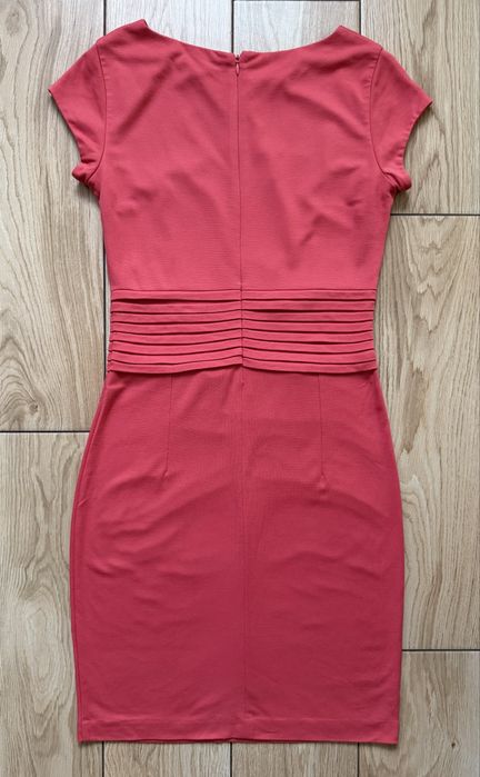 Malinowa sukienka Tatuum 40